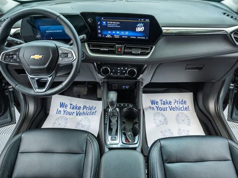 Used 2025 Chevrolet TrailBlazer LT w/ LT Cold Weather Package AWD/4WD image 19