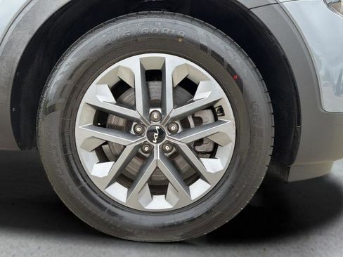 Used 2024 Kia Telluride LX AWD/4WD image 28