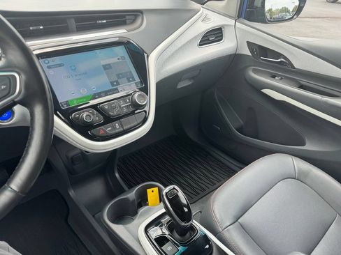 Used 2017 Chevrolet Bolt Premier w/ Driver Confidence II Package FWD image 13