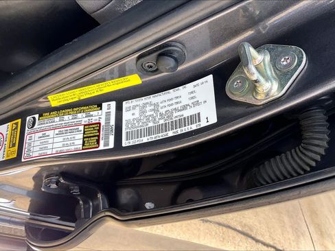 Used 2017 Toyota Tacoma SR5 w/ Tow Package RWD image 30