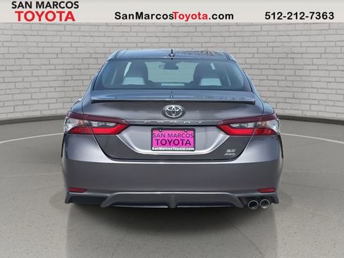 Used 2022 Toyota Camry SE image 6