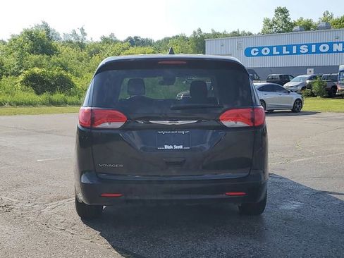 Used 2024 Chrysler Voyager LX FWD image 6