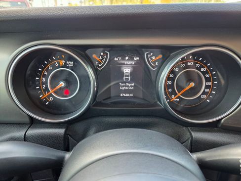 Used 2018 Jeep Wrangler Unlimited Sport S image 30