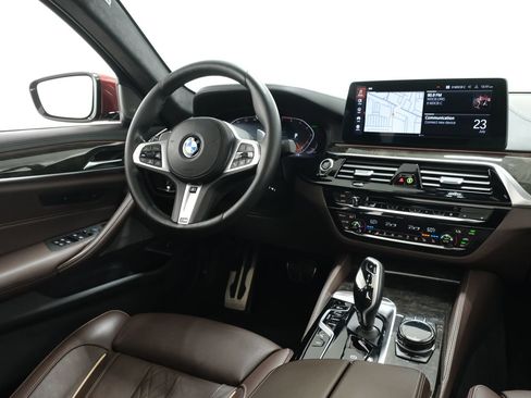 Used 2022 BMW M550i xDrive w/ Executive Package AWD/4WD image 10