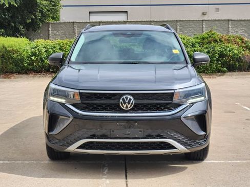 Used 2022 Volkswagen Taos S FWD image 2