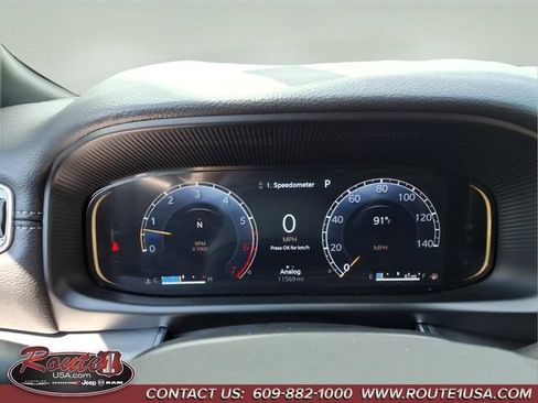 Certified 2024 Jeep Wagoneer Series II AWD/4WD image 34