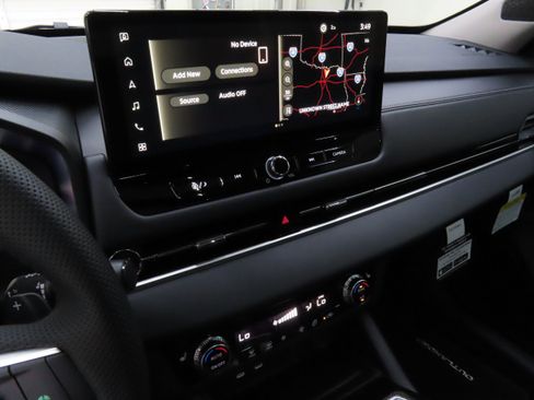 New 2025 Mitsubishi Outlander SE image 16