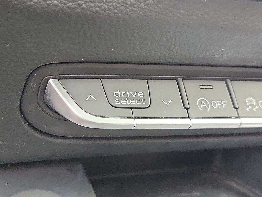 Used 2020 Audi Q5 Premium w/ Premium Plus Package AWD/4WD image 28