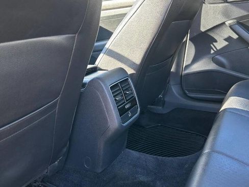 Used 2018 Volkswagen Passat 2.0T SE w/ SE Lighting Package image 30