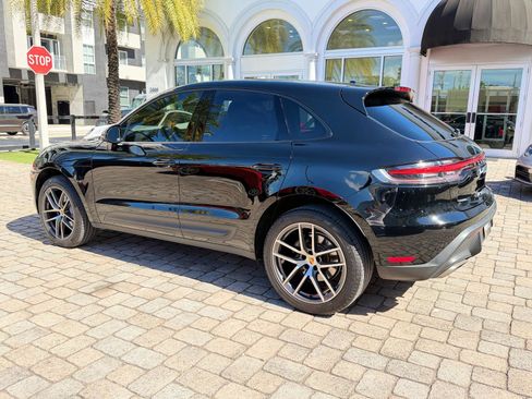 Used 2022 Porsche Macan AWD/4WD image 13