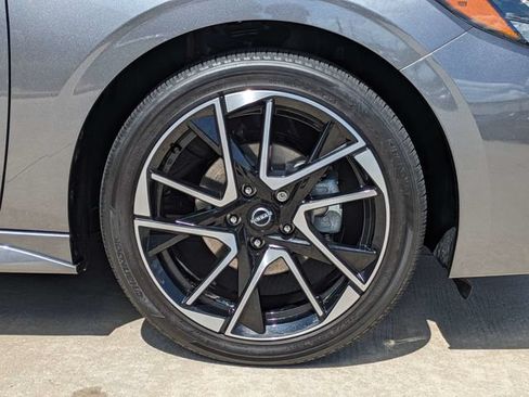 Certified 2025 Nissan Sentra SR w/ SR Premium Package FWD image 11