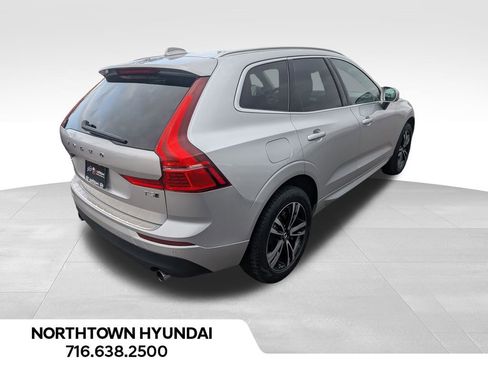 Used 2021 Volvo XC60 T5 Momentum image 16