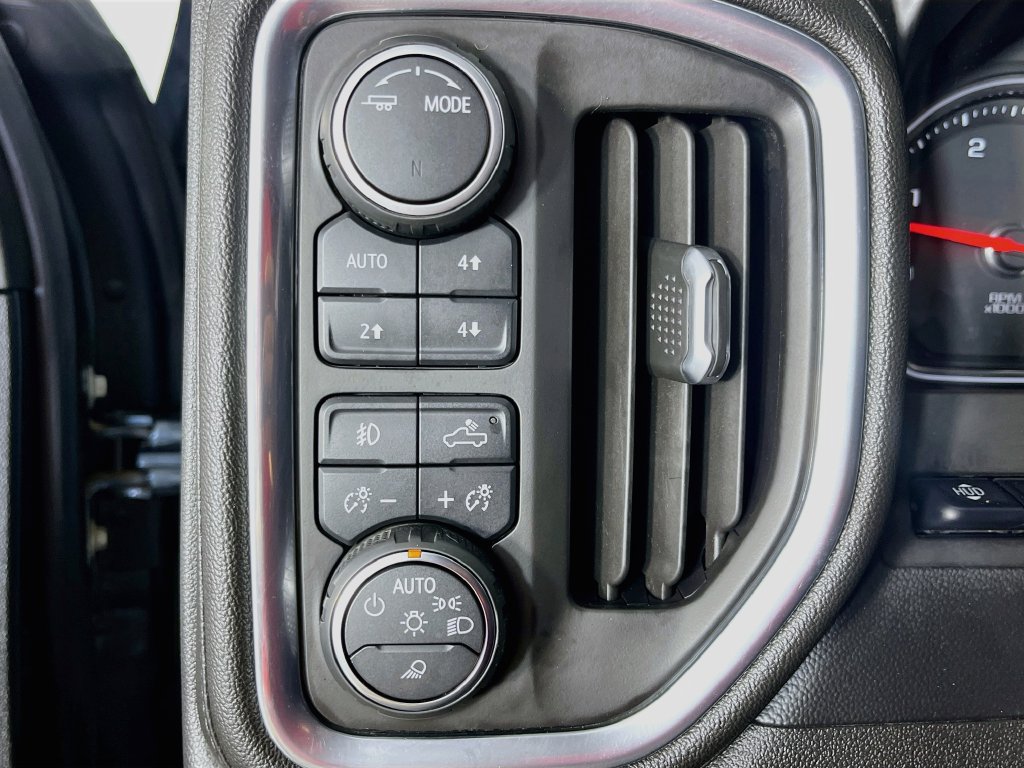 Used 2020 Chevrolet Silverado 2500 LTZ w/ LTZ Premium Package AWD/4WD image 11