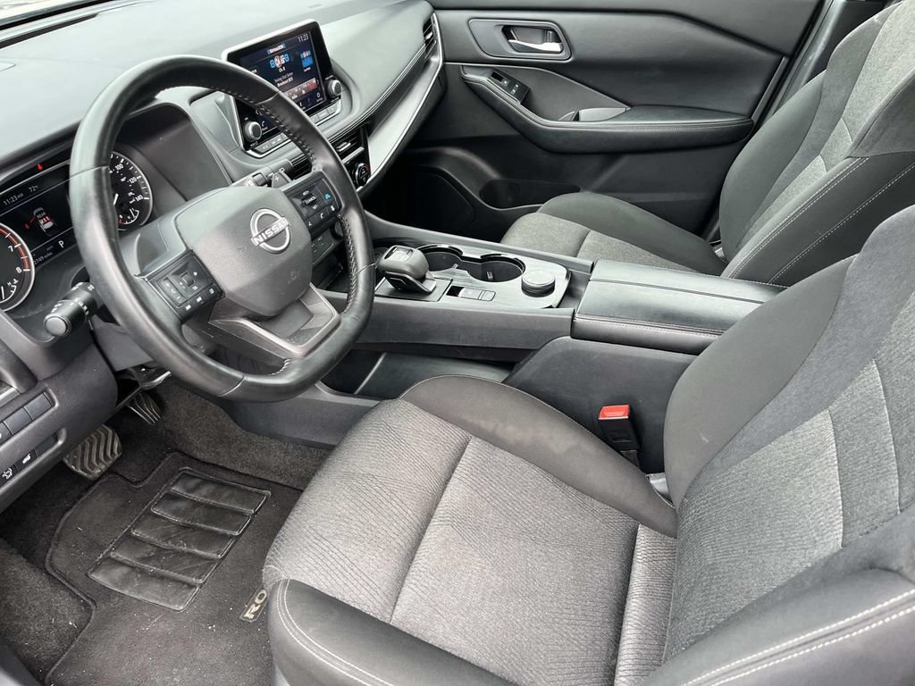 Used 2025 Nissan Rogue SV AWD/4WD image 25