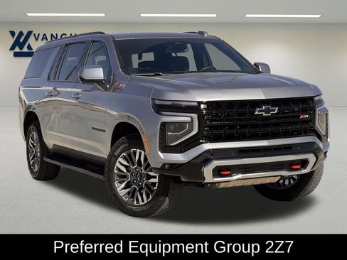 Used 2025 Chevrolet Suburban Z71 image 2