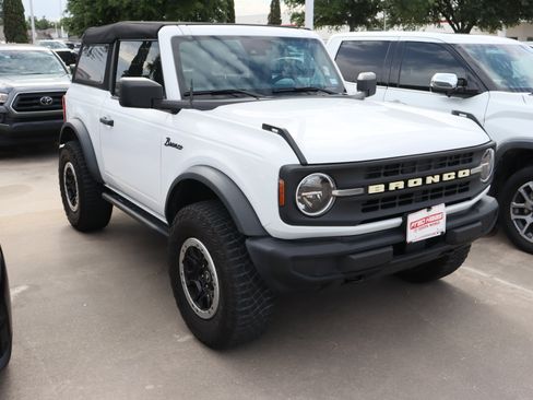 Used 2023 Ford Bronco 2-Door image 2