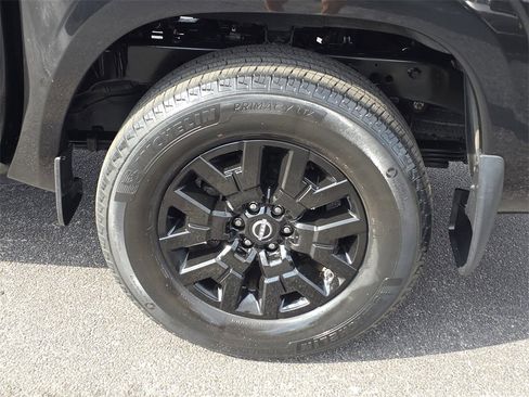Used 2022 Nissan Frontier SV image 8