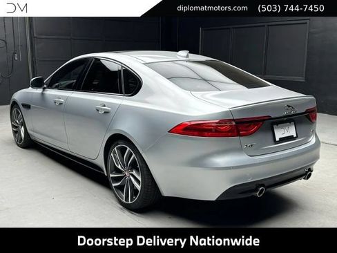 Used 2018 Jaguar XF S RWD image 5