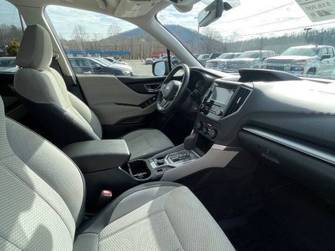 Used 2019 Subaru Forester Premium AWD/4WD image 14