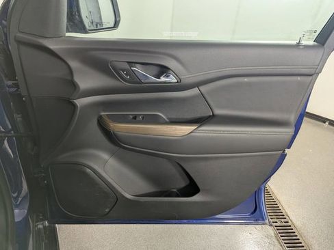 Used 2023 GMC Acadia SLE w/ LPO, Floor Liner Package AWD/4WD image 21