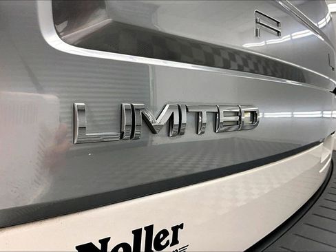 Used 2018 Ford Flex Limited w/ Equipment Group 301A FWD image 8