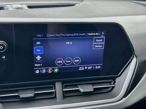 Used 2024 Chevrolet Trax RS FWD image 19