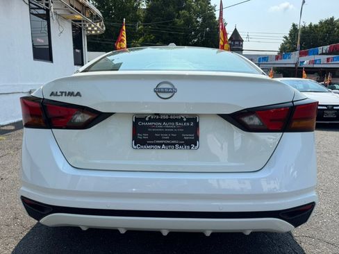 Used 2025 Nissan Altima 2.5 SV FWD image 6