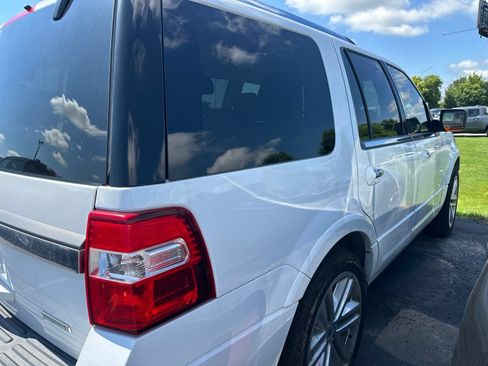 Used 2016 Ford Expedition Limited w/ Equipment Group 301A AWD/4WD image 3