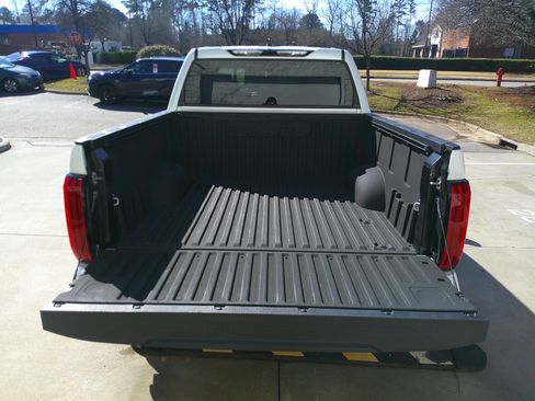 Used 2024 Toyota Tundra Limited image 45