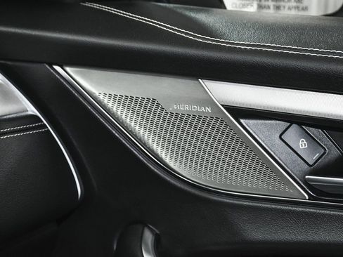 Used 2024 Jaguar F-PACE R-Dynamic S image 33