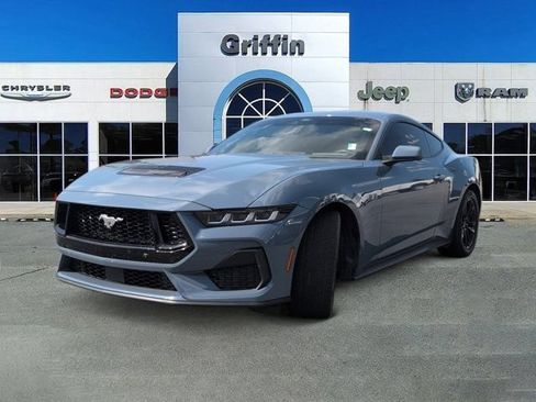 Used 2025 Ford Mustang GT RWD image 11