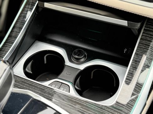 Used 2022 BMW X7 xDrive40i w/ M Sport Package image 27