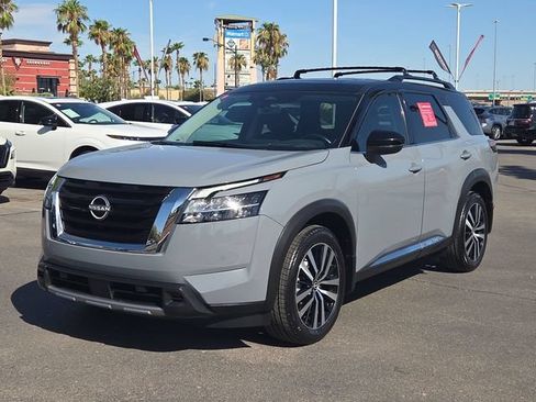 Certified 2023 Nissan Pathfinder Platinum AWD/4WD image 2