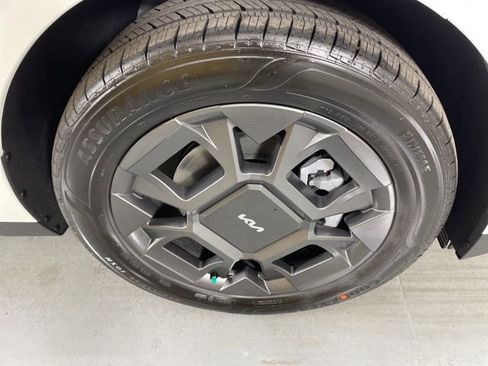 New 2026 Kia Carnival EX image 10