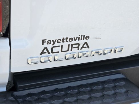 Used 2023 Chevrolet Colorado LT w/ LT Convenience Package II AWD/4WD image 15