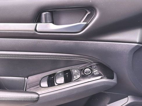 Used 2020 Nissan Altima 2.5 SV image 23