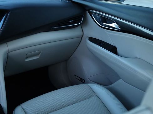 Used 2022 Buick Envision Essence w/ Technology Package I image 31