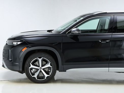 New 2026 Volkswagen Tiguan SE AWD/4WD image 3