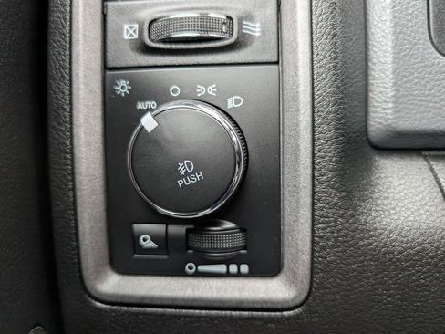 Used 2017 RAM 1500 Express image 37