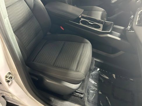 Used 2025 Chevrolet Equinox LT FWD image 34