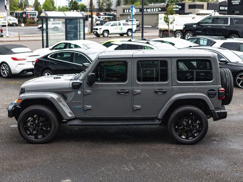 Used 2023 Jeep Wrangler Unlimited Sahara AWD/4WD image 12