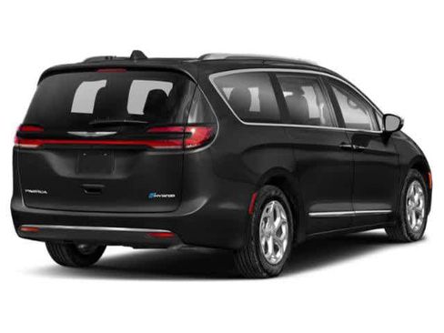 New 2023 Chrysler Pacifica Pinnacle image 2