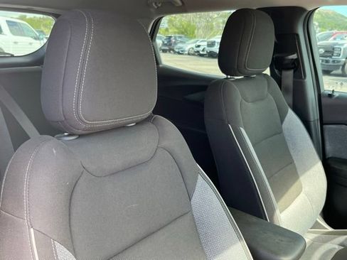 Used 2023 Chevrolet TrailBlazer LS FWD image 24