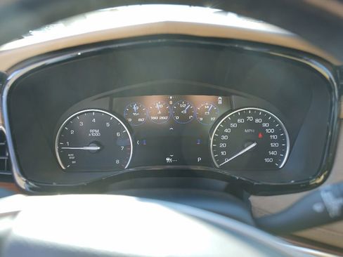 Used 2017 Cadillac XT5 Platinum w/ Driver Assist Package image 11