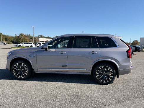 New 2026 Volvo XC90 T8 Plus image 6