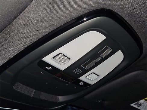 Used 2023 Volvo V60 B5 Cross Country Plus w/ Protection Package Premier image 27