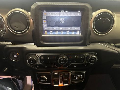 Used 2021 Jeep Wrangler Unlimited Sport AWD/4WD image 14