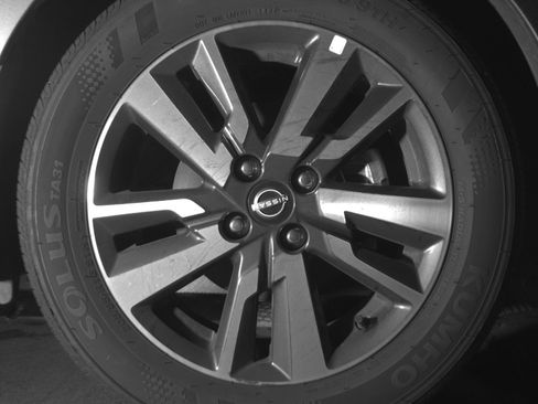 Used 2025 Nissan Versa SV image 13