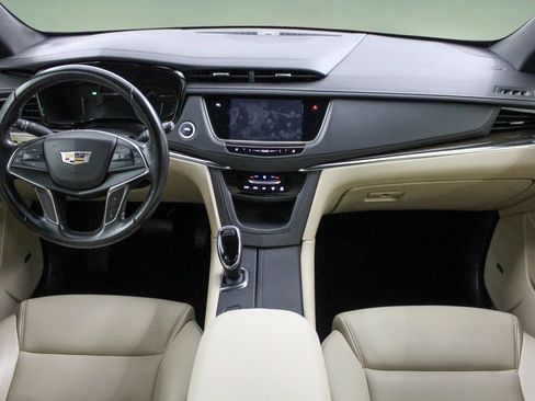 Used 2019 Cadillac XT5 FWD image 19