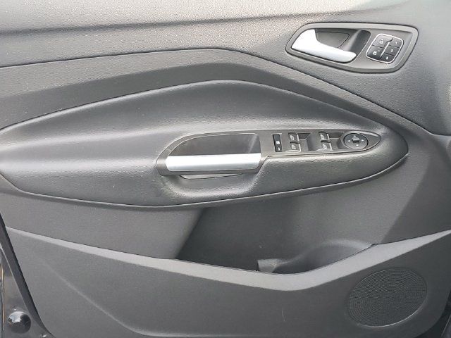Used 2019 Ford Escape Titanium AWD/4WD image 16